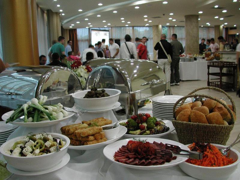 Hotel Turist Kraljevo Bagian luar foto